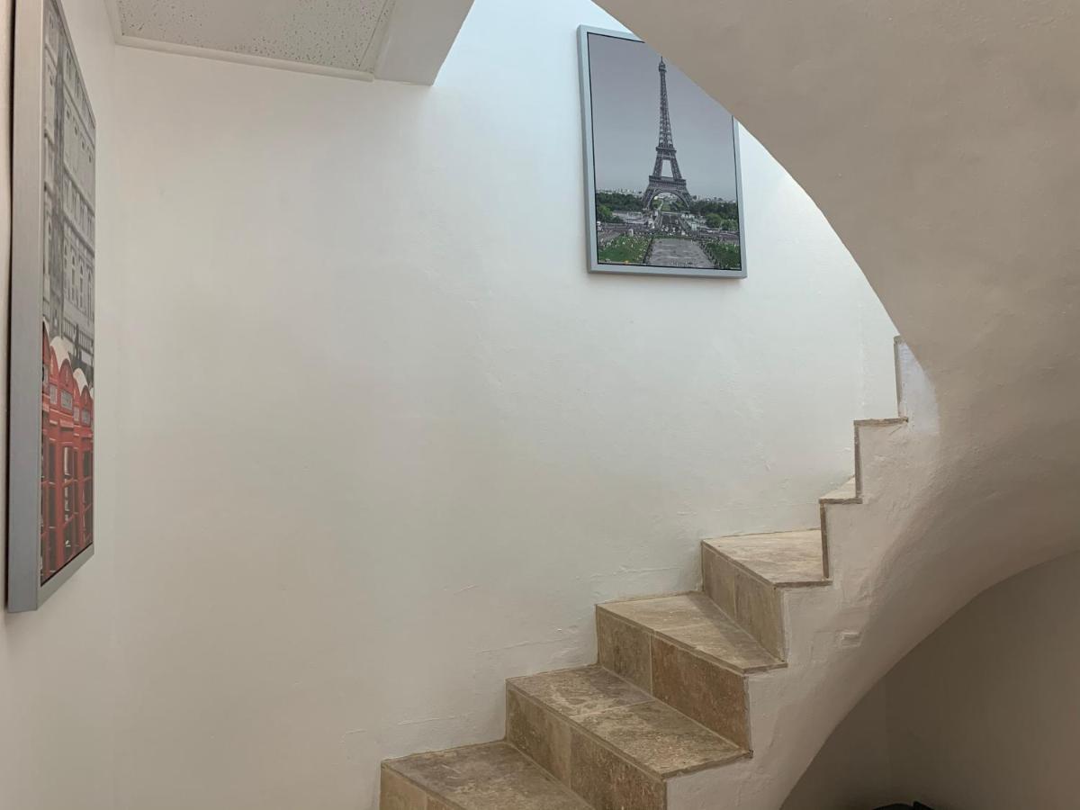 Bel Appartement Terrasse 4 Etoiles Intra Muros Aigues-Mortes Exterior photo