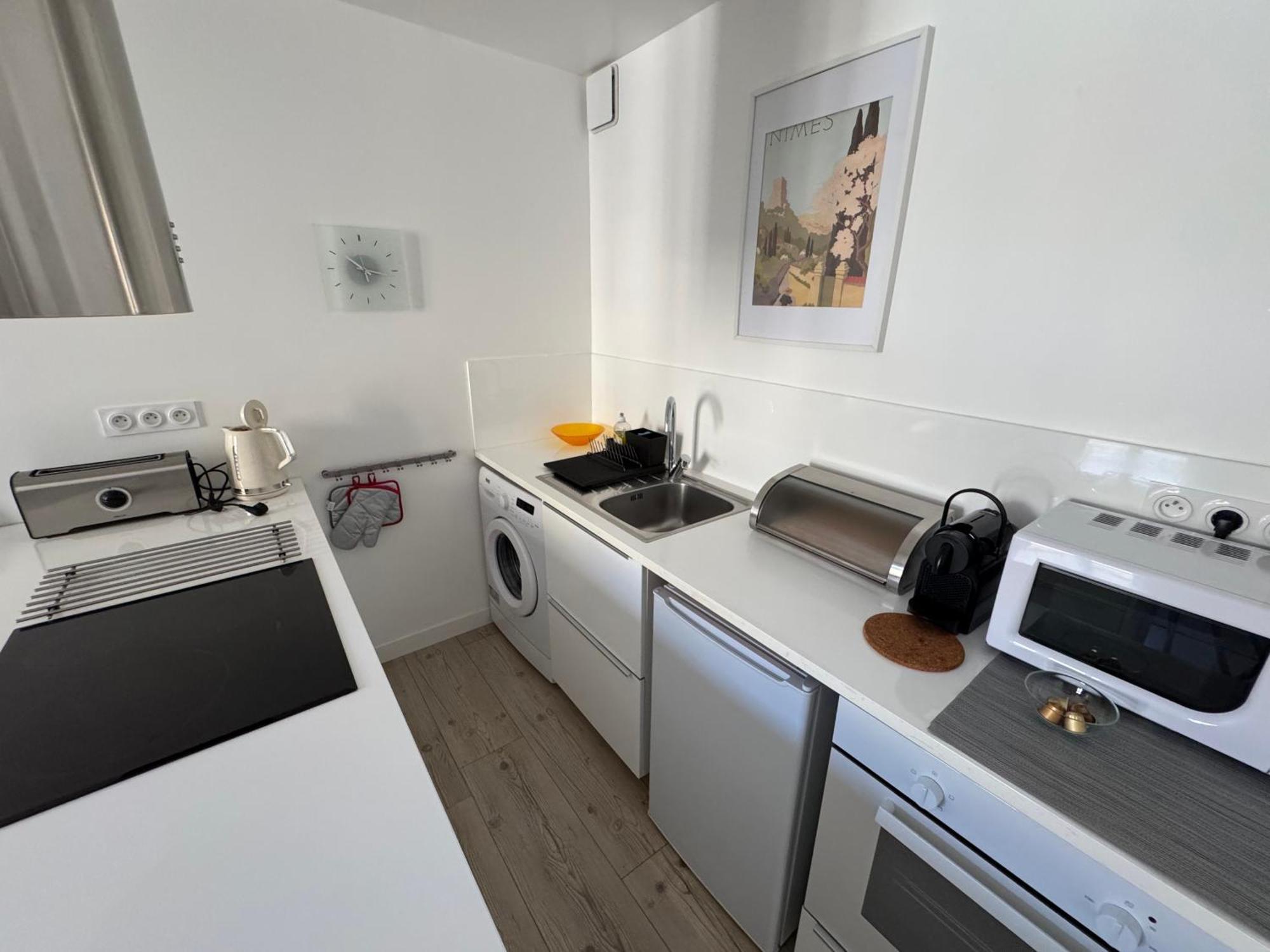 Bel Appartement Terrasse 4 Etoiles Intra Muros Aigues-Mortes Exterior photo