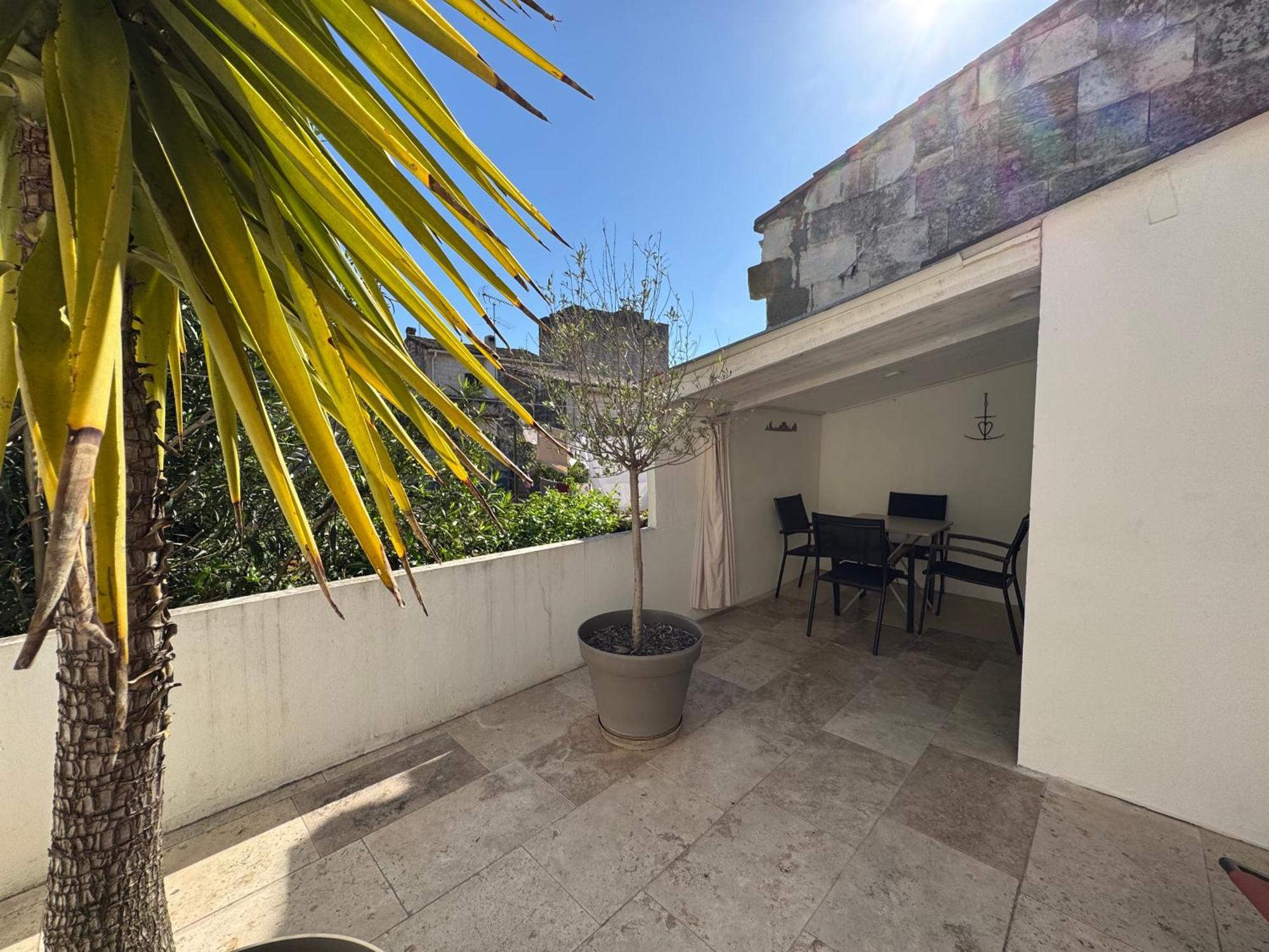 Bel Appartement Terrasse 4 Etoiles Intra Muros Aigues-Mortes Exterior photo